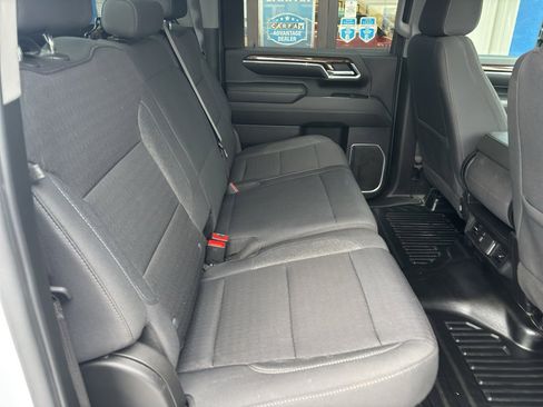 Used 2024 GMC Sierra 3500 SLE w/ SLE Convenience Package image 11