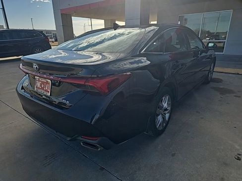 Used 2019 Toyota Avalon XLE image 5