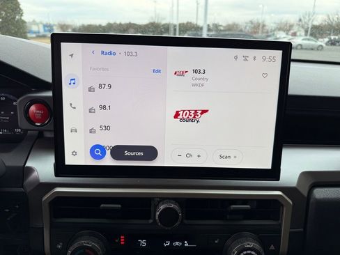 Used 2024 Toyota Tacoma TRD Sport image 30