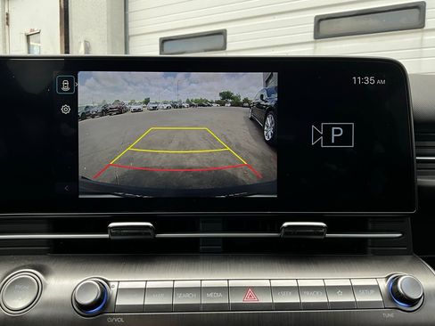 Used 2025 Hyundai Kona SEL image 32