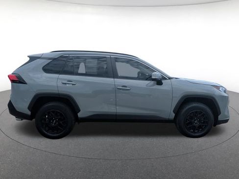 Used 2021 Toyota RAV4 XLE Premium AWD/4WD image 7