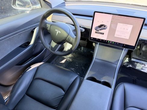 Used 2020 Tesla Model 3 Standard Range Plus image 41