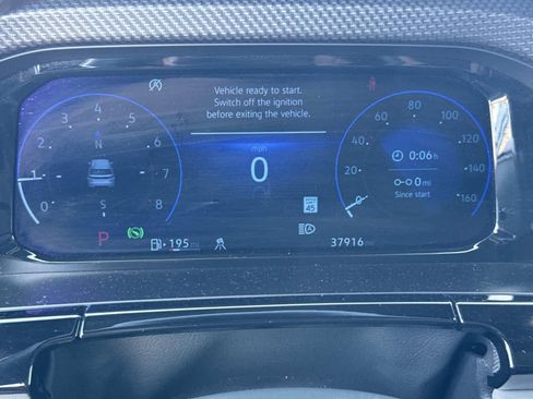 Used 2025 Volkswagen Atlas Cross Sport SEL R-Line image 31