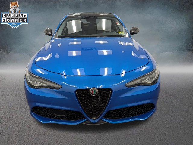 Used 2019 Alfa Romeo Giulia AWD w/ Quick Order Package 22J Sport image 2
