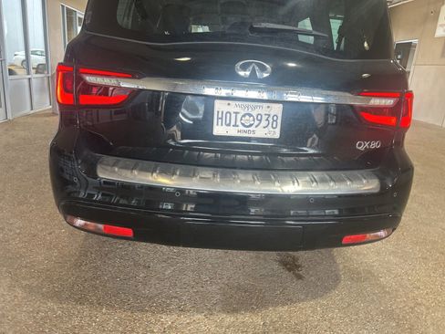Used 2018 INFINITI QX80 2WD w/ Driver Assistance Package image 11