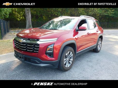 Used 2025 Chevrolet Equinox LT w/ Convenience Package II FWD image 1
