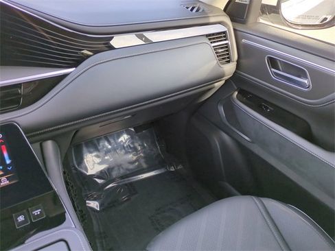 New 2026 INFINITI QX80 Luxe w/ Cargo Package image 17