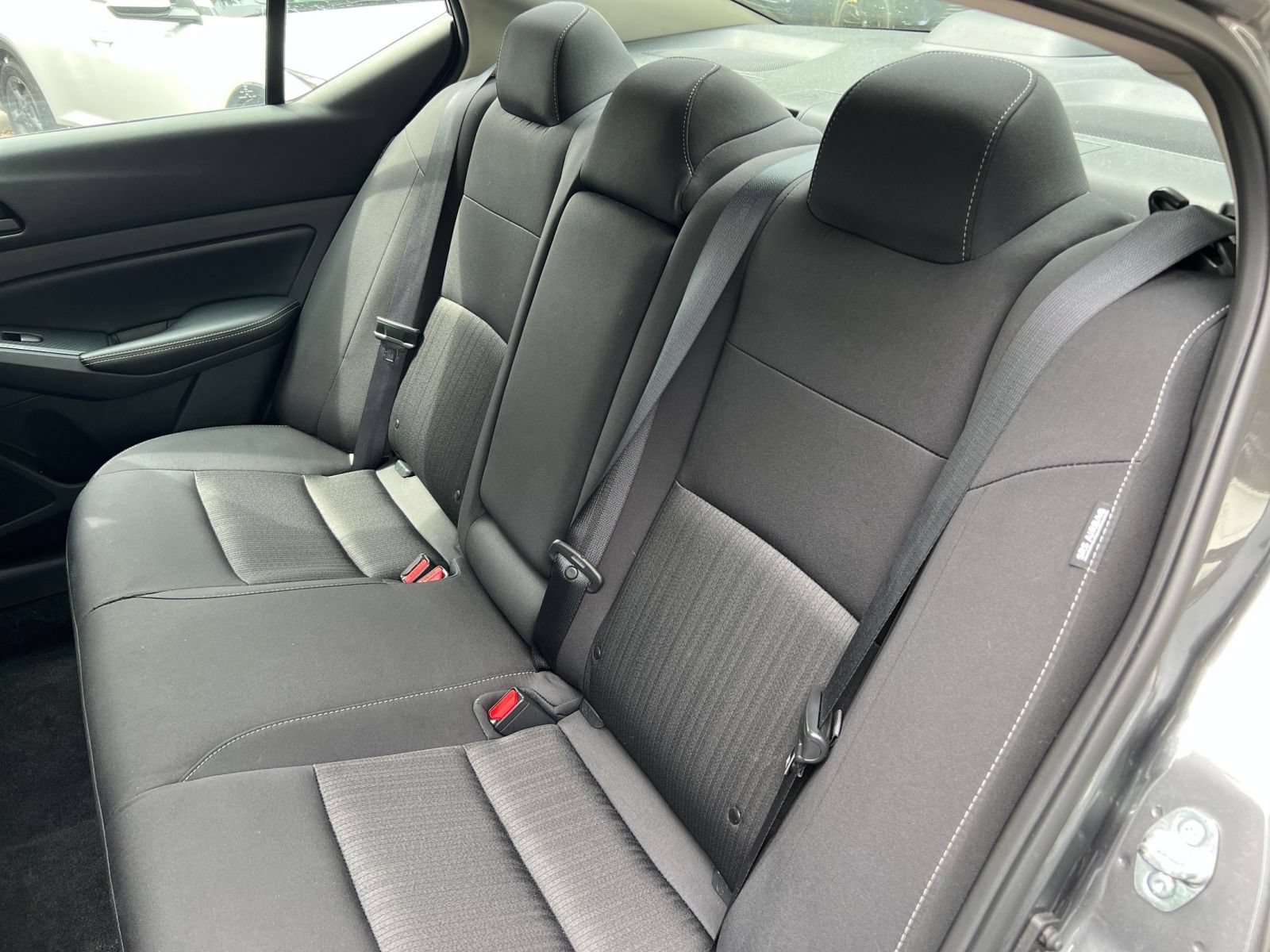 Used 2025 Nissan Altima 2.5 SV FWD image 36