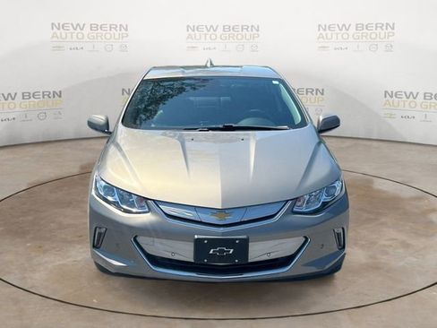 Used 2017 Chevrolet Volt Premier w/ Driver Confidence II Package FWD image 8