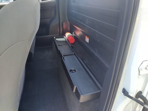 Used 2018 Toyota Tacoma SR RWD image 48