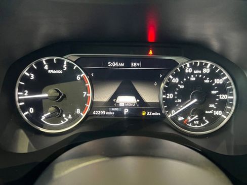 Used 2024 Nissan Rogue SV image 28