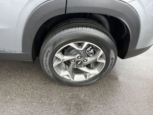 New 2026 Chevrolet Trax LT w/ LT Convenience Package FWD image 12