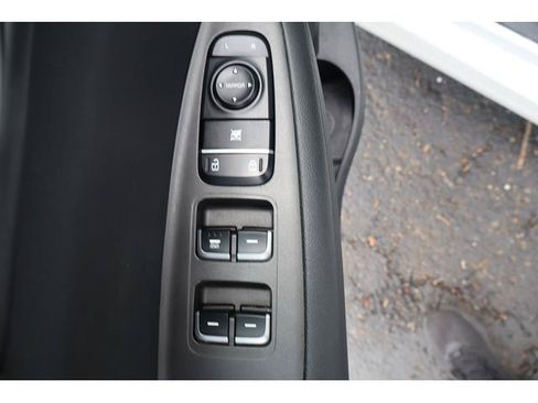 Used 2017 Kia Optima LX FWD image 11
