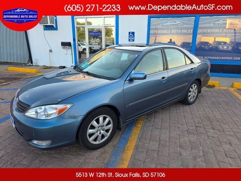 Used 2003 Toyota Camry XLE FWD image 1