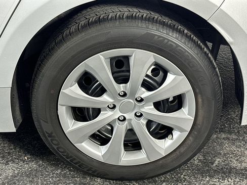 Used 2023 Toyota Corolla LE image 10