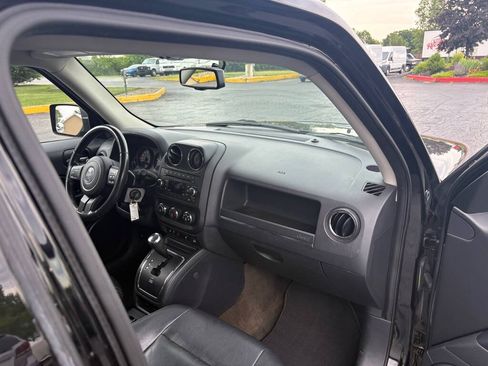 Used 2016 Jeep Patriot 4WD image 17