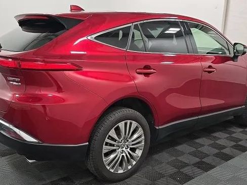 Used 2021 Toyota Venza Limited w/ Advanced Technology Package AWD/4WD image 2