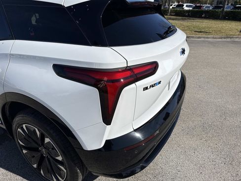 Used 2024 Chevrolet Blazer EV RS image 11