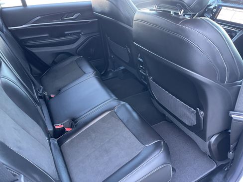 New 2026 Jeep Grand Cherokee Altitude image 28