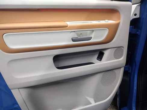 New 2025 Volkswagen ID. Buzz 1st Edition image 14