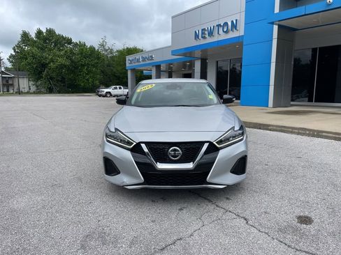 Used 2022 Nissan Maxima SV w/ Floor Mat Group FWD image 2