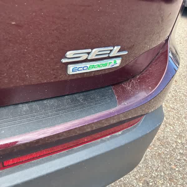 Used 2018 Ford Edge SEL w/ Equipment Group 201A FWD image 9