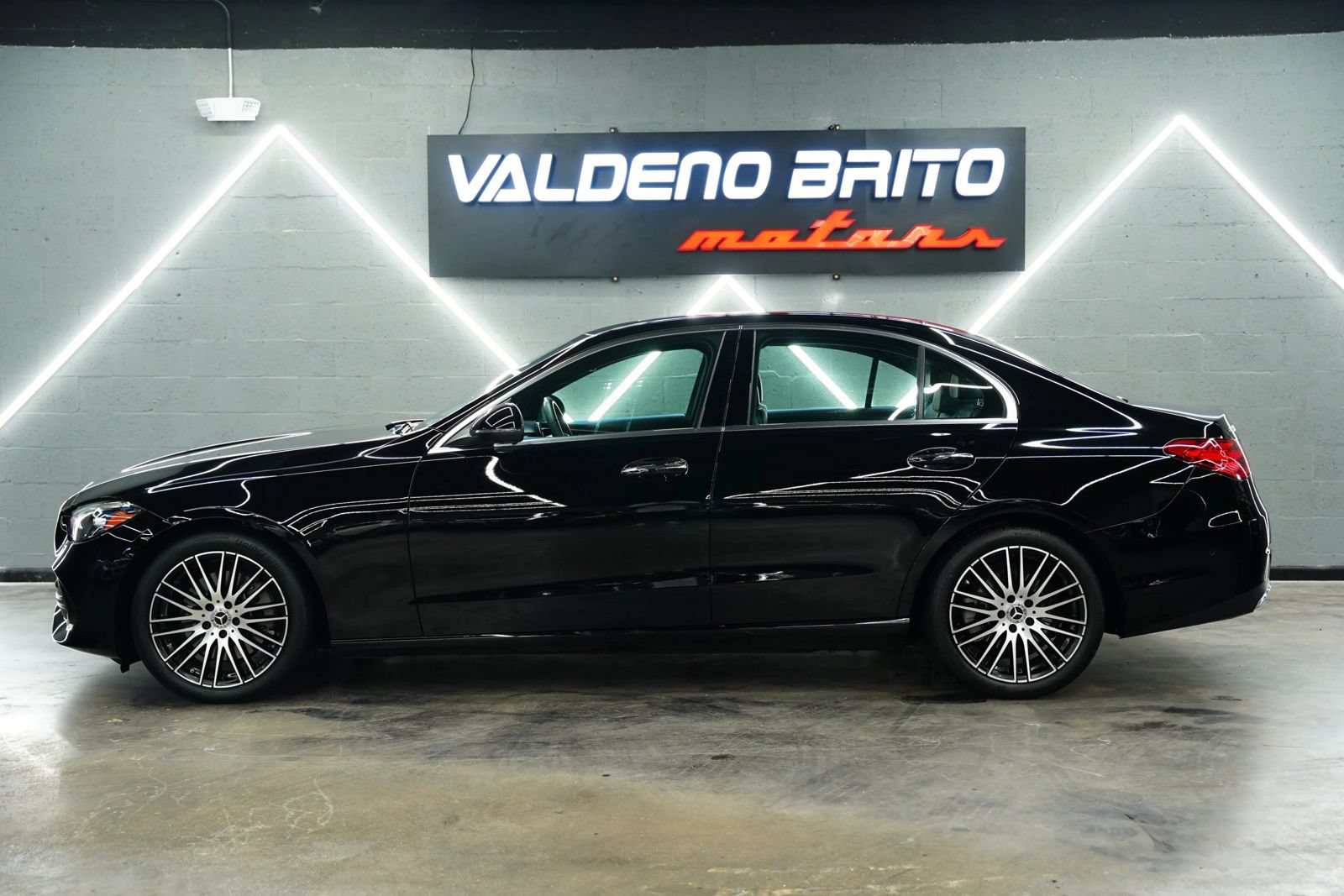 Used 2024 Mercedes-Benz C 300 4MATIC Sedan image 13