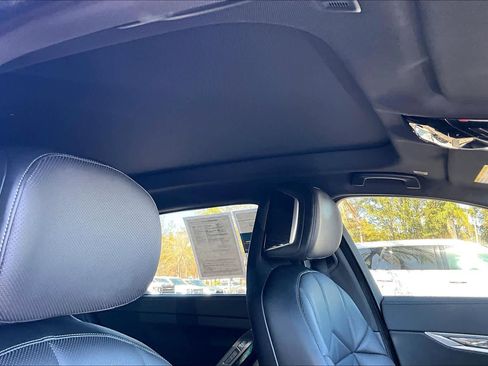 Used 2023 BMW 740i image 14