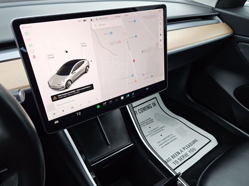 Used 2018 Tesla Model 3 Long Range image 18