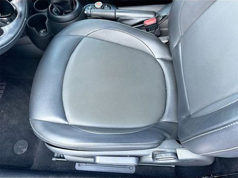 Used 2018 MINI Cooper Convertible image 21