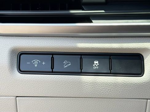 Used 2024 Kia Telluride S FWD image 33
