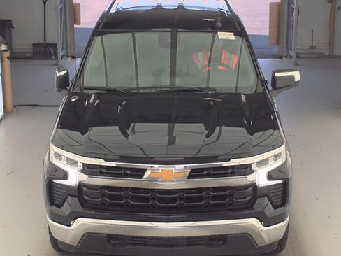Used 2024 Chevrolet Silverado 1500 LT AWD/4WD image 3