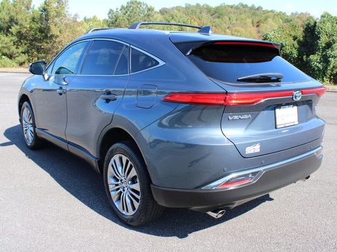 Used 2021 Toyota Venza XLE w/ Softex Package image 5