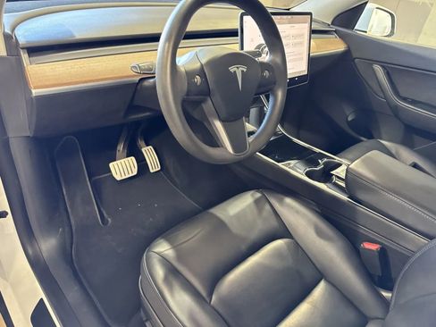 Used 2020 Tesla Model Y Performance image 9