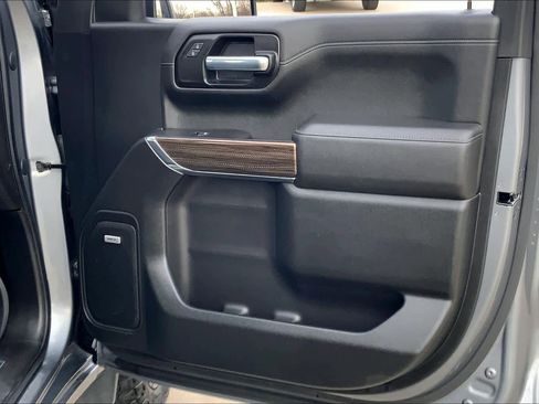 Used 2021 Chevrolet Silverado 1500 LT Trail Boss w/ Convenience Package II image 21