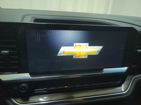 Used 2023 Chevrolet Silverado 1500 LT AWD/4WD image 25