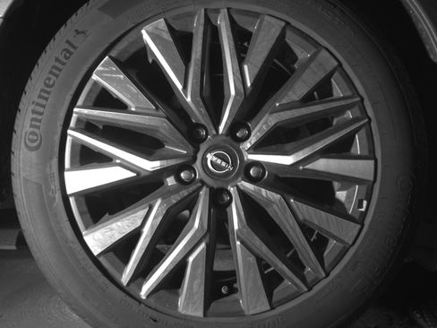 Used 2025 Nissan Altima 2.5 SV image 15