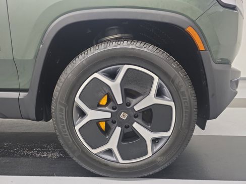 Used 2024 Rivian R1S Adventure AWD/4WD image 11