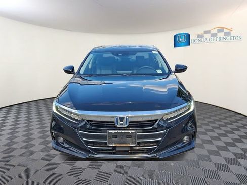 Used 2022 Honda Accord Touring image 2
