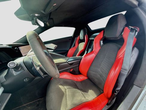 Used 2022 Chevrolet Corvette Stingray Premium Conv w/ Z51 Performance Package RWD image 11