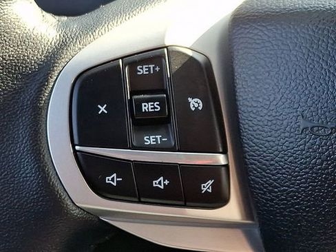 Used 2023 Ford Explorer XLT w/ Equipment Group 202A AWD/4WD image 21