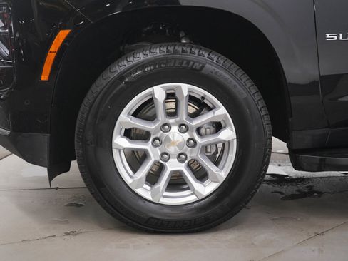 Used 2025 Chevrolet Suburban LT w/ Comfort Package image 35