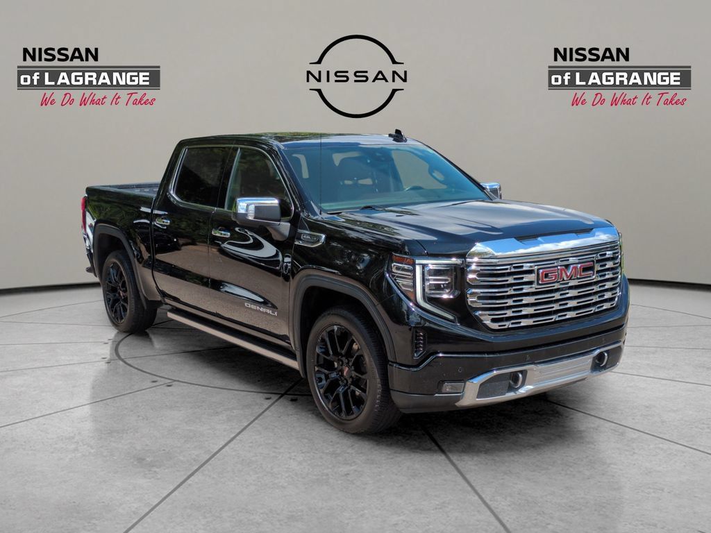 Used 2023 GMC Sierra 1500 Denali w/ Denali Reserve Package AWD/4WD image 4