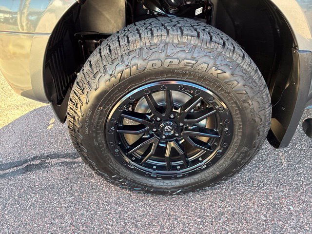 Used 2020 Nissan Frontier SV w/ Midnight Edition Floor Mats AWD/4WD image 12
