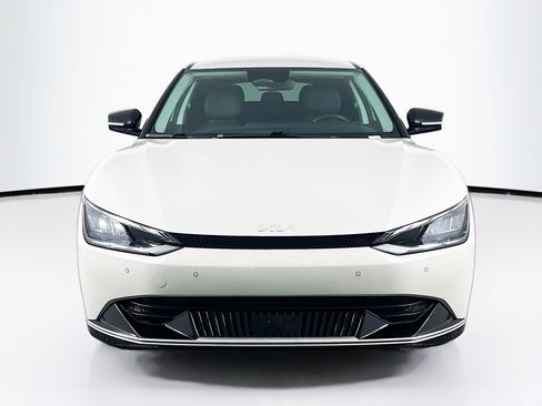 Used 2023 Kia EV6 Wind image 2