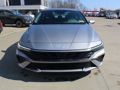 New 2026 Hyundai Elantra Blue image 7