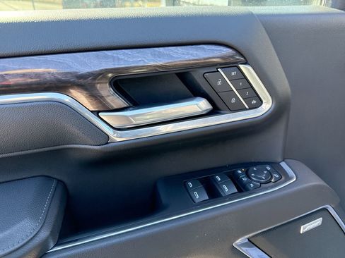 Used 2025 Chevrolet Silverado 3500 LTZ w/ LTZ Convenience Package image 15