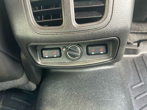 Used 2019 Ford Taurus Limited image 13