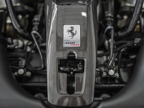 Used 2019 Ferrari 488 Pista Coupe RWD image 65