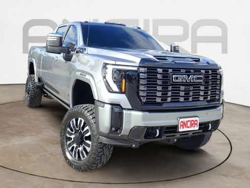 Used 2025 GMC Sierra 2500 Denali Ultimate image 4
